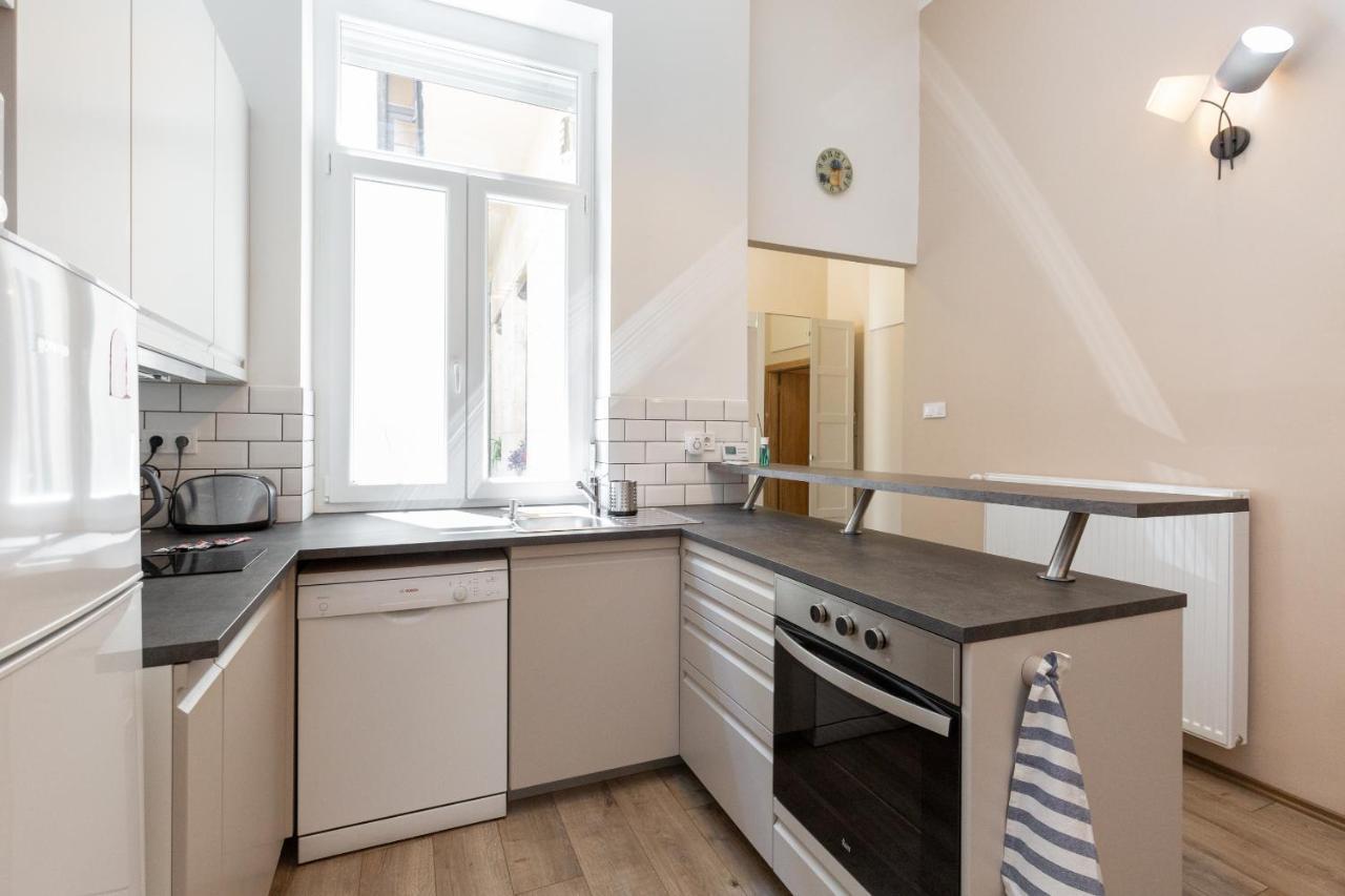 D78 Dohany Apartment Budapeste Exterior foto